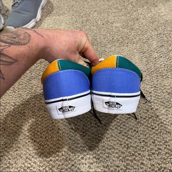 Vans - Picture 4 of 6